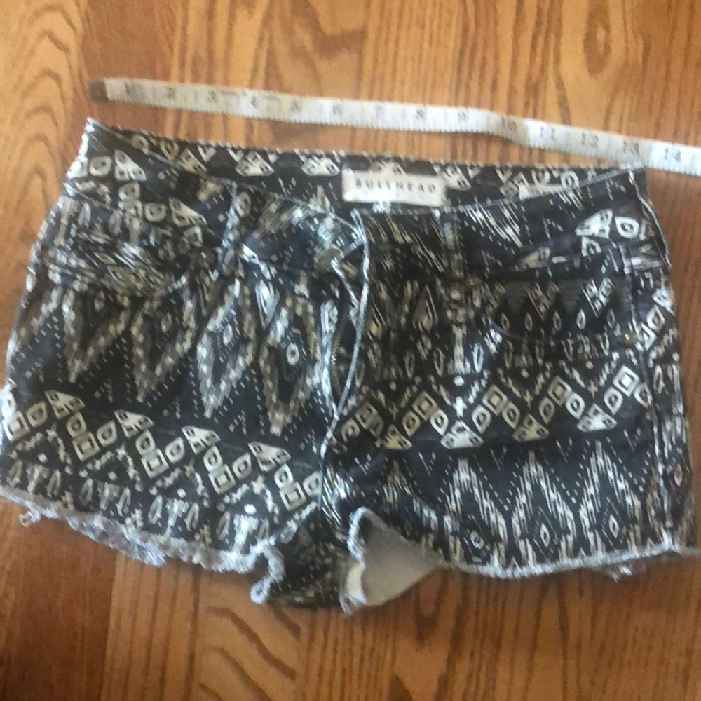 Bullhead low rise shorts size 3 Pac Sun